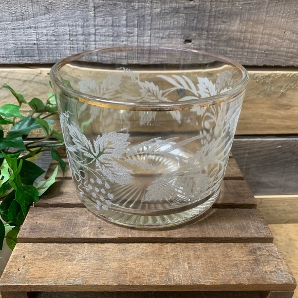 Vintage Bartlett Collins Frosted Grape Glass Ice Bucket/Bowl - Picture 1 of 7